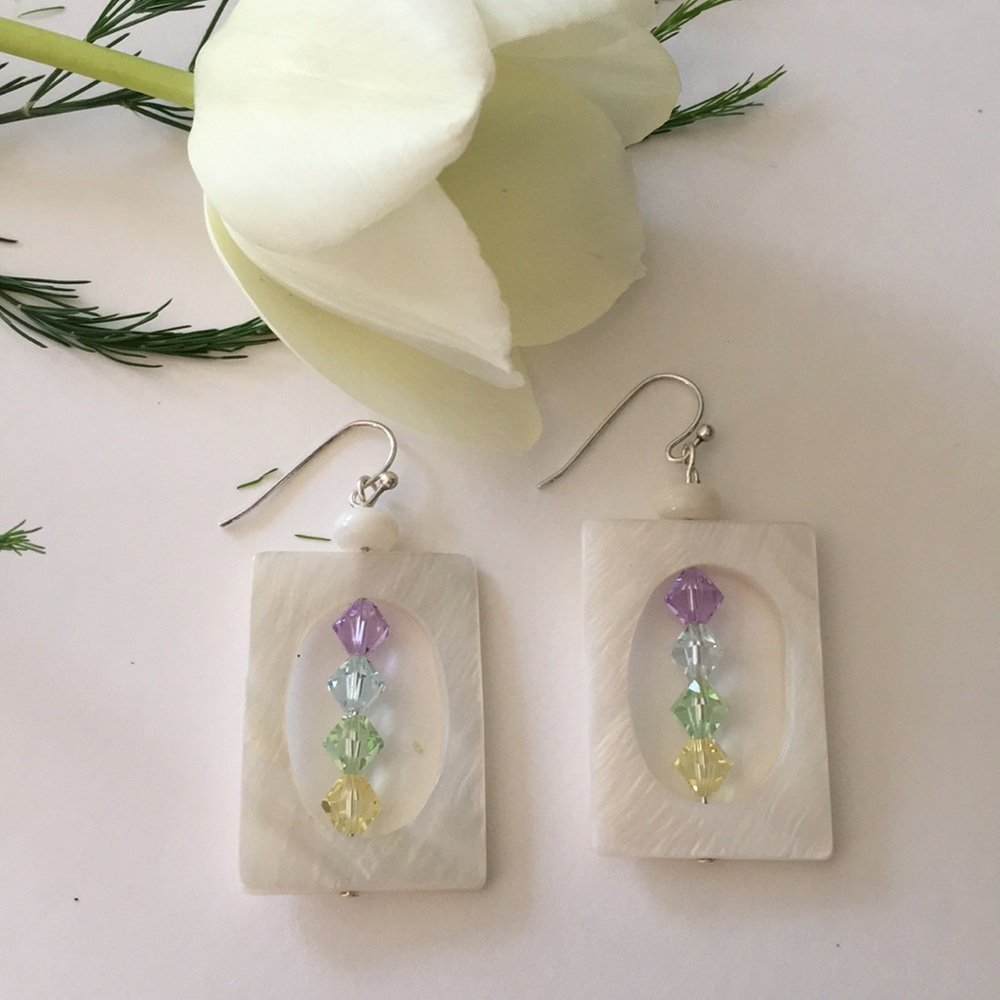 🆕Swarovski crystals and SS hooks earrings.